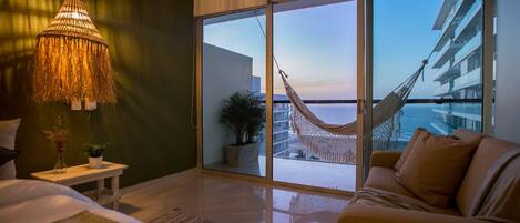 2 bedrooms, iron/ironing board, Internet, bed sheets