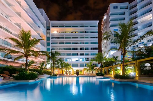 Luxury Penthouse · 4BR · Morros Epic Beachfront