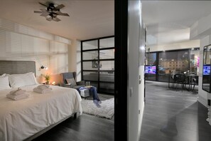 2 bedrooms, in-room safe, iron/ironing board, free WiFi