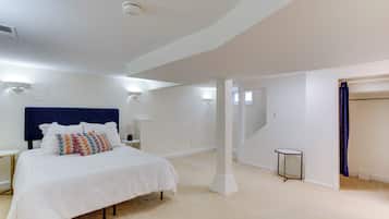 2 bedrooms, bed sheets