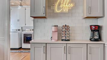 Nhà, nhiều giường (Pink Pearl By the Sea 6 Bedroom) | Bếp riêng