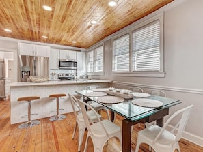 House, Multiple Beds (Striped Palm House) | Private kitchen - Striped Palm House (Tybee Island)