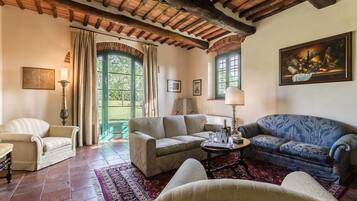 Télévision, cheminée