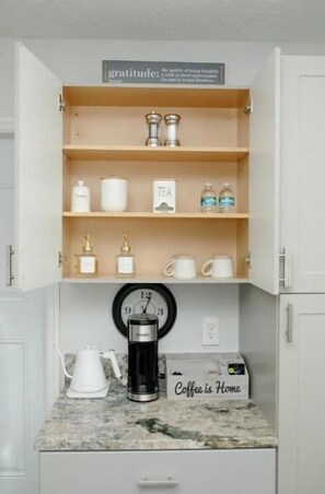 Interior - Tampa Hard Rock Busch Gardens Moffitt Center USF! (Tampa)