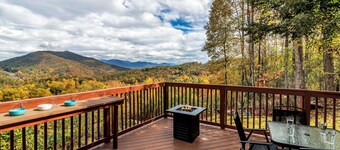 Balsam Haven I Mountain View I Fireplace Home in Great Location