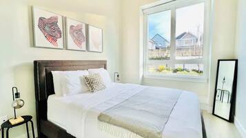 3 dormitorios, tabla de planchar con plancha, wifi gratis y ropa de cama