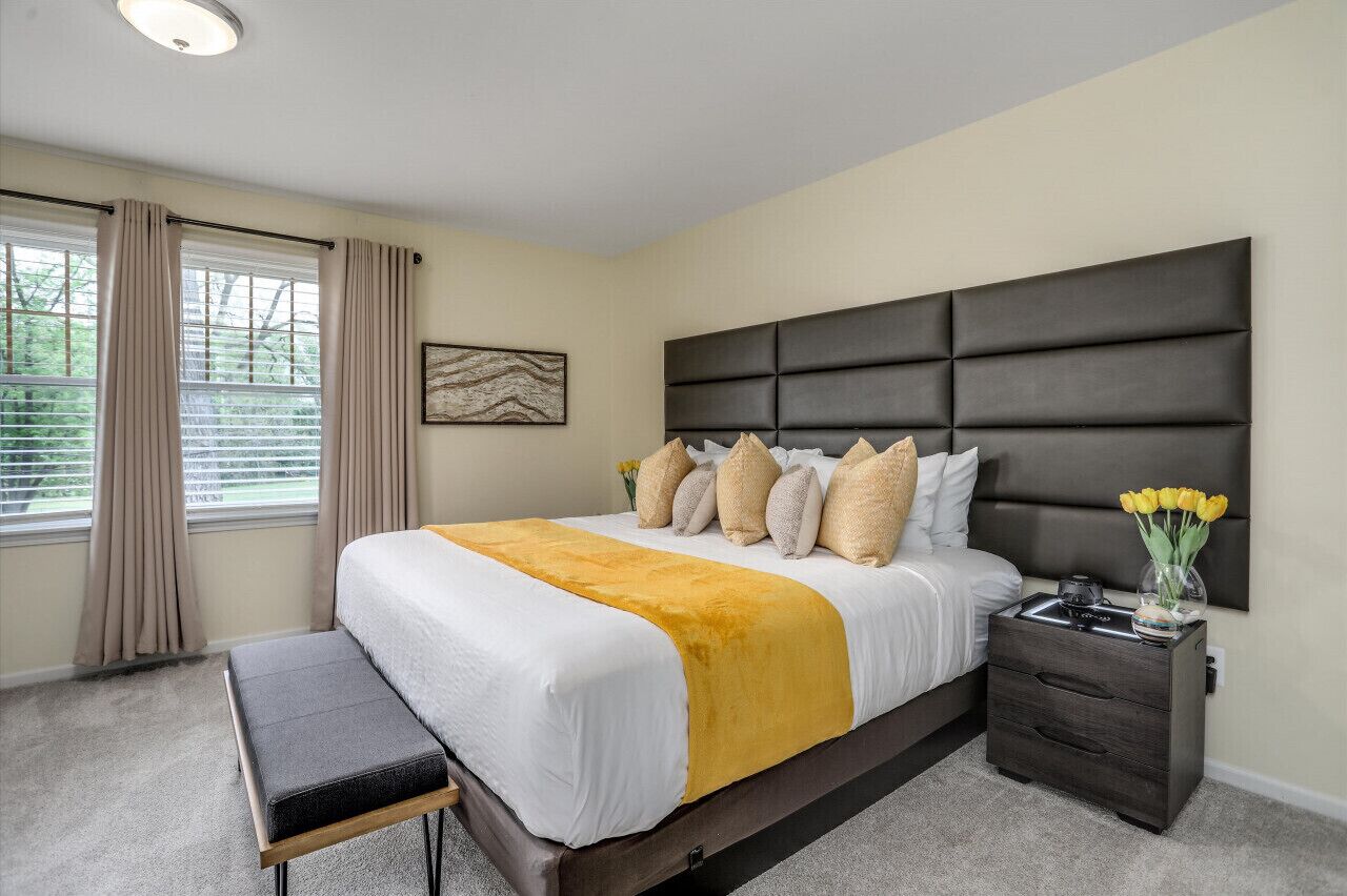 3 makuuhuonetta, työpöytä, silitysrauta/-lauta, Wi-Fi