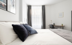 Room - Modern 4-Bedroom Apart near Aldgate East (London)