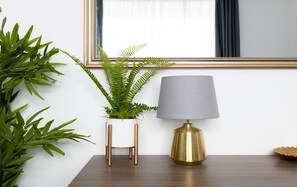 อีโคโนมีอพาร์ทเมนท์ | 4 ห้องนอน, ผ้าม่านกันแสง, เตารีด/โต๊ะรีดผ้า, Wi-Fi ฟรี