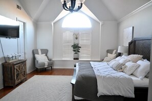 4 Schlafzimmer, Schreibtisch, Bügeleisen/Bügelbrett, kostenloses WLAN