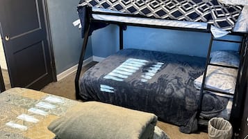 1 habitación, escritorio, wifi y ropa de cama