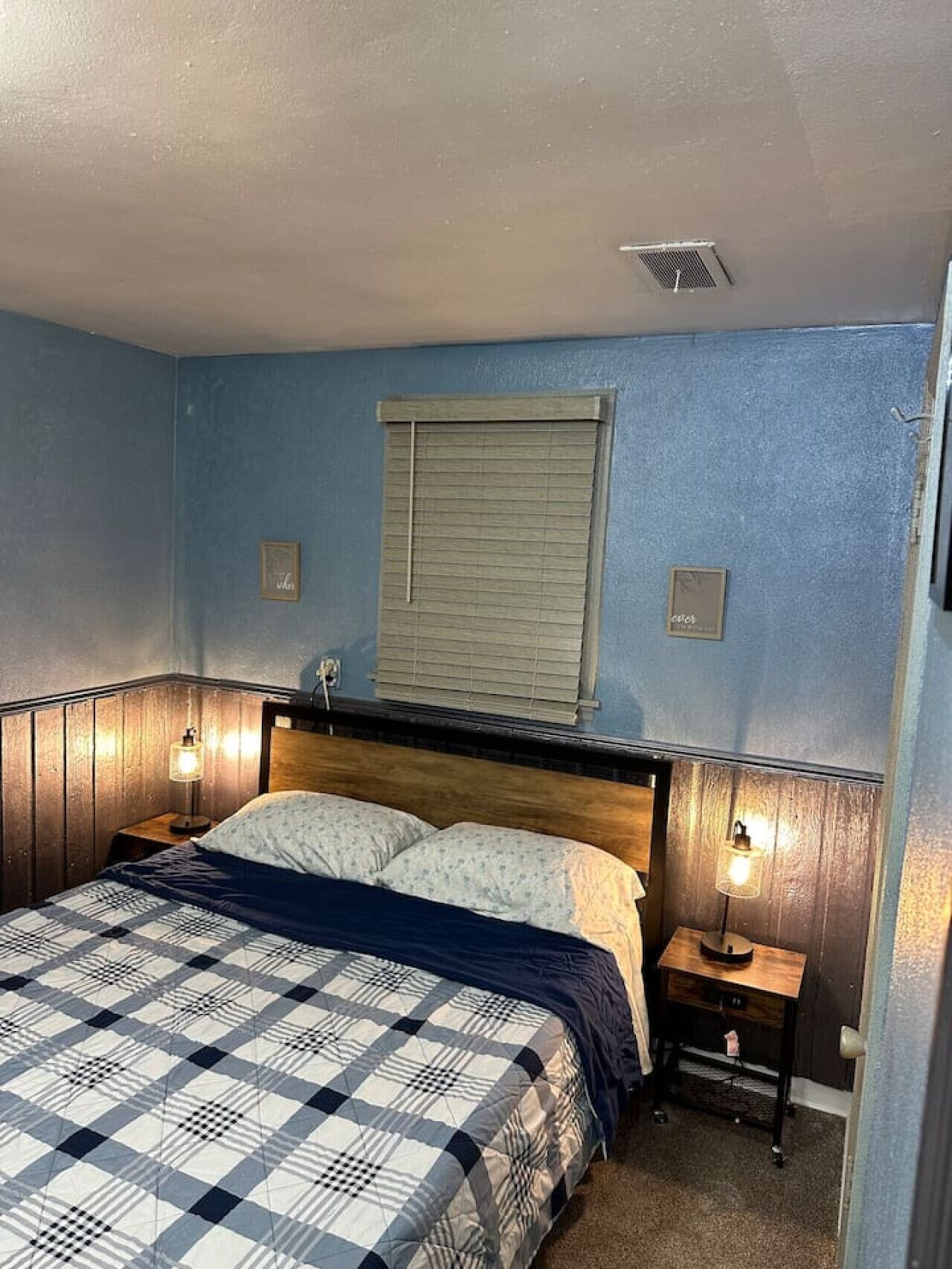 1 bedroom, desk, WiFi, bed sheets