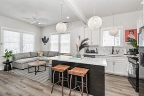 Interior - Large 6BR NEW home!
Pool & Hot Tub
Grill- Pets OK- W/D
Close to Pleasure Pier!! (Galveston)