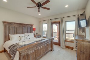 3 bedrooms, iron/ironing board, travel crib, WiFi