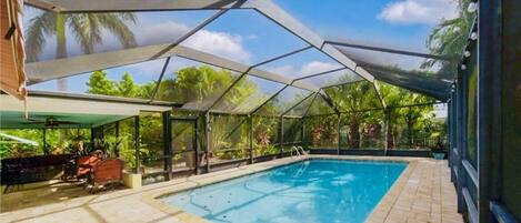 屋外プール、温水プール