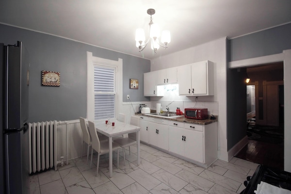 Refrigerador, microondas, horno, placa de cocina