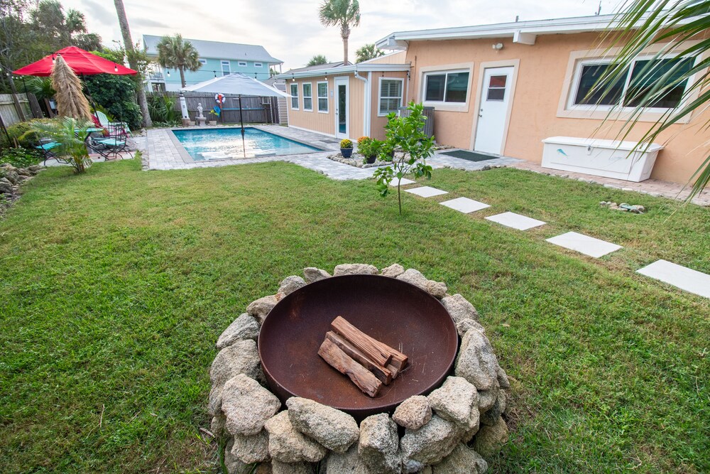 Pelican's Coastal Retreat 200 ft to beach Painters Hill Vrbo