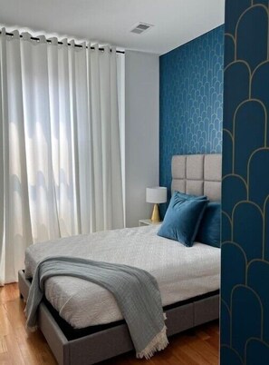 2 bedrooms - Beautiful luxury Apartment- Wall Art- Newark
(Newark)
