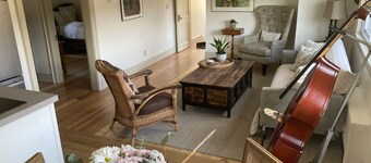 Remodeled Unit #2, 7 min to Great Barrington, 12 min to Ski Resorts & Trails