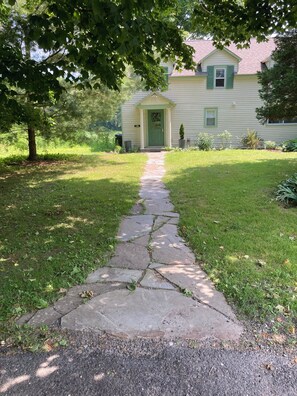 Exterior - Remodeled Unit #2, 7 min to Great Barrington, 12 min to Ski Resorts & Trails (Sheffield)