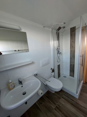 Shower, toilet paper