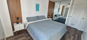 2 bedrooms, desk, iron/ironing board, WiFi - Two Bedroom condo with ocean breeze and city view. (San Miguel)