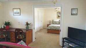 1 habitación, escritorio, tabla de planchar con plancha y wifi gratis 