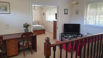 1 bedroom, desk, iron/ironing board, free WiFi