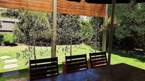 Quality B & B close to Blackburn Lake in Melbourne's Eastern Suburbs