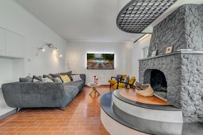 Smart-TV, peis og bordtennis