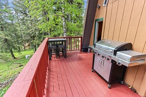 Property grounds - Cabin close to the slopes! Wifi, fireplace, and hot tub (Lead)