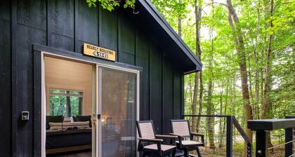 Couples’ Glamping Cabin - Bearly Behaving