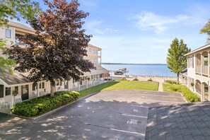 Exterior - Shoreline Suite 15 Su (Traverse City)