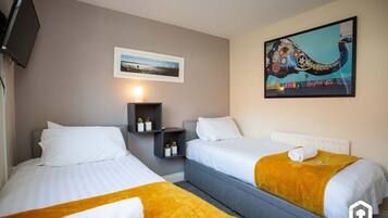 2 bedrooms, iron/ironing board, free WiFi, bed sheets