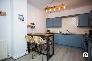 Fridge, microwave, oven, stovetop - Stylish Cosy Two Bed Apartment - Coast Location (North Tyneside)