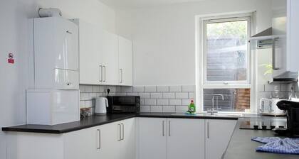 Tranquil 4-Bed Modern Retreat - Durham Burnopfield