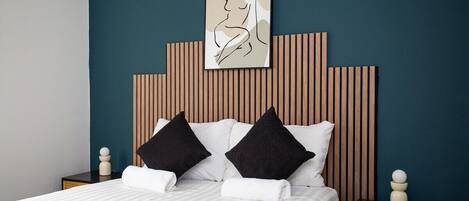 4 slaapkamers, een bureau, een strijkplank/strijkijzer, gratis wifi