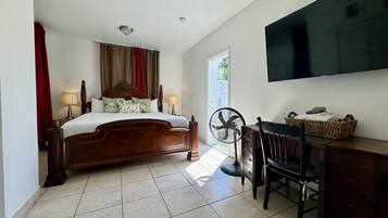 Comfort House, 4 Bedrooms, Non Smoking, Garden View | 4 bedrooms, premium bedding, individually decorated