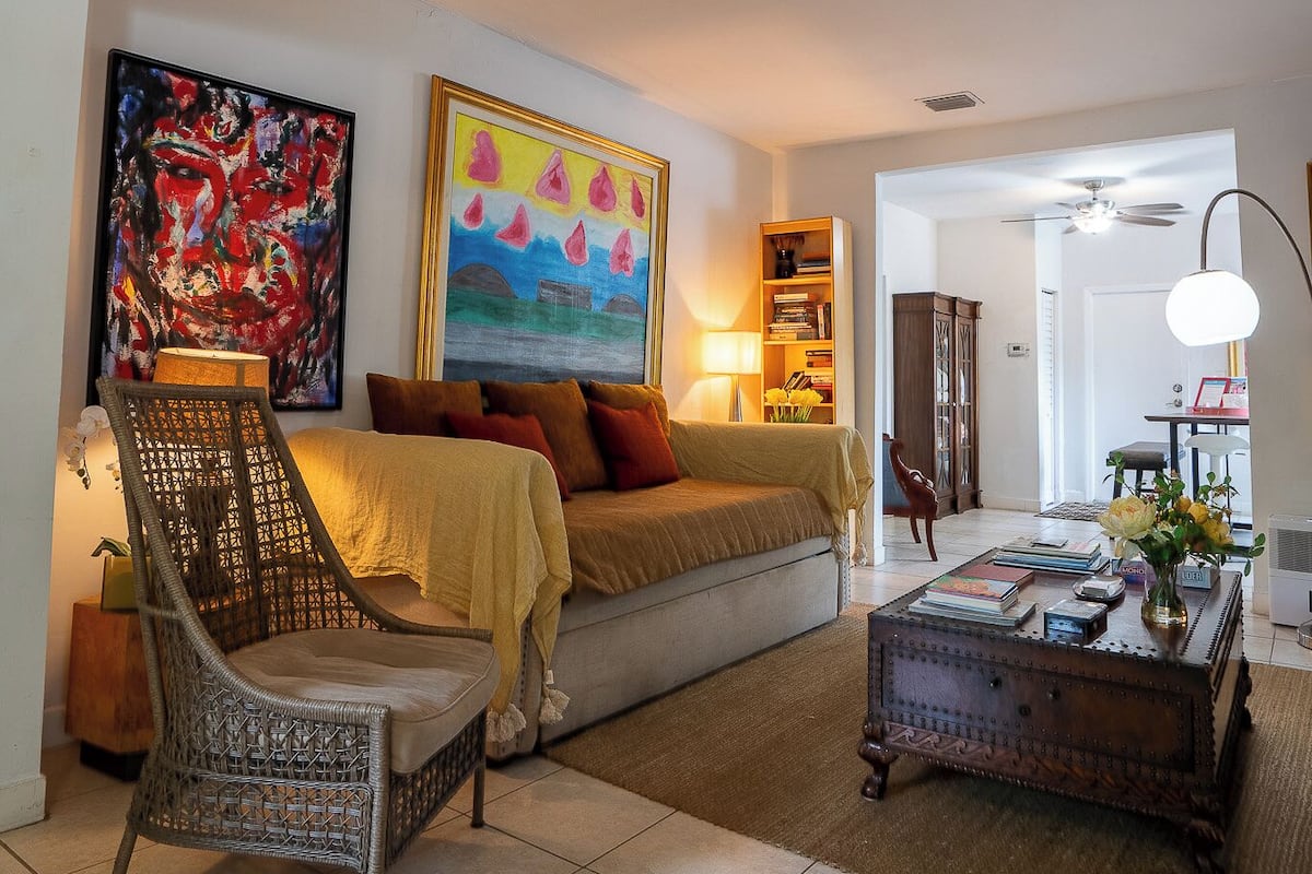 Comfort House, 4 Bedrooms, Non Smoking, Garden View | Living area