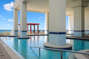 Indendørs pool, opvarmet pool