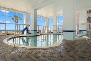 Innenpool, beheizter Pool