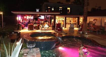 Lake Charles #1 Rental located close to everything. Casino's/mall/restaurants.