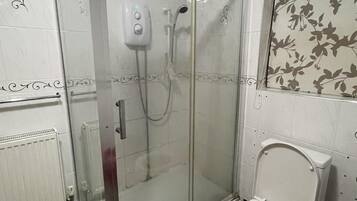 House | Bathroom | Shower, free toiletries, towels
