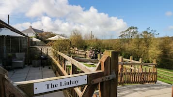 Cottage | Property grounds
