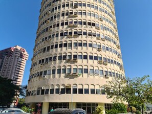 Exterior - Sala e Quarto na Barra da Tijuca Próximo à Praia (Barra da Tijuca Rio de Janeiro)