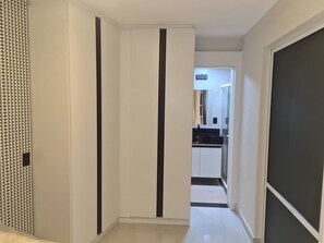Interior - Sala e Quarto na Barra da Tijuca Próximo à Praia (Barra da Tijuca Rio de Janeiro)
