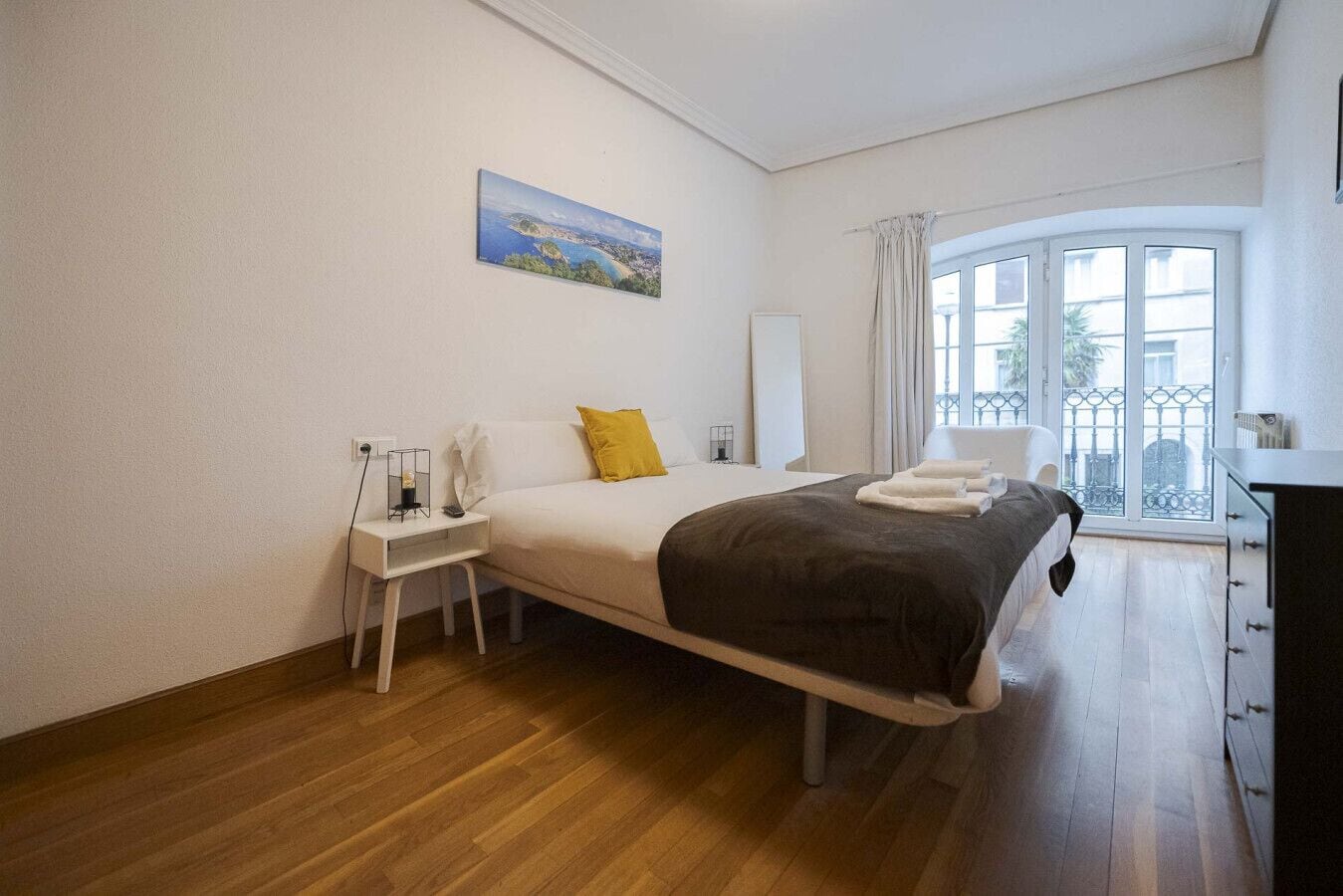Desk, iron/ironing board, travel crib, WiFi
