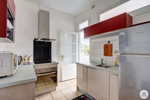 Refrigerador, microondas, horno y lavavajillas 