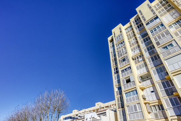 Exterior - Apartment 'Ventana Loft' with Sea View and Wi-Fi (Empuriabrava)