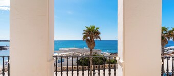 Villa 'Ramirez' with Sea View, Shared Garden